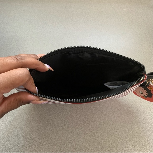 Betty Boop Wristlet - Picture 3 of 3